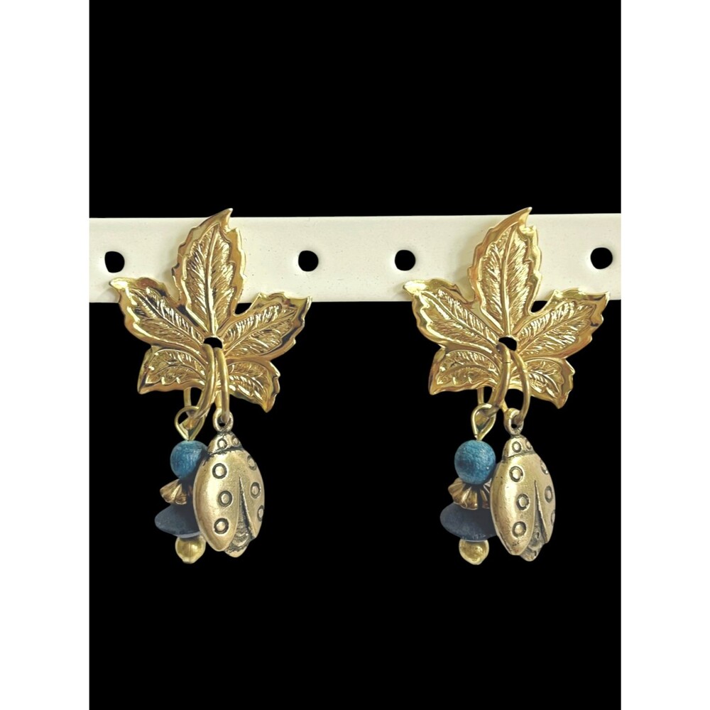 Vintage Gold Tone Leaf Earrings Dangle Ladybugs Nature Bug Hippie Boho Pierced